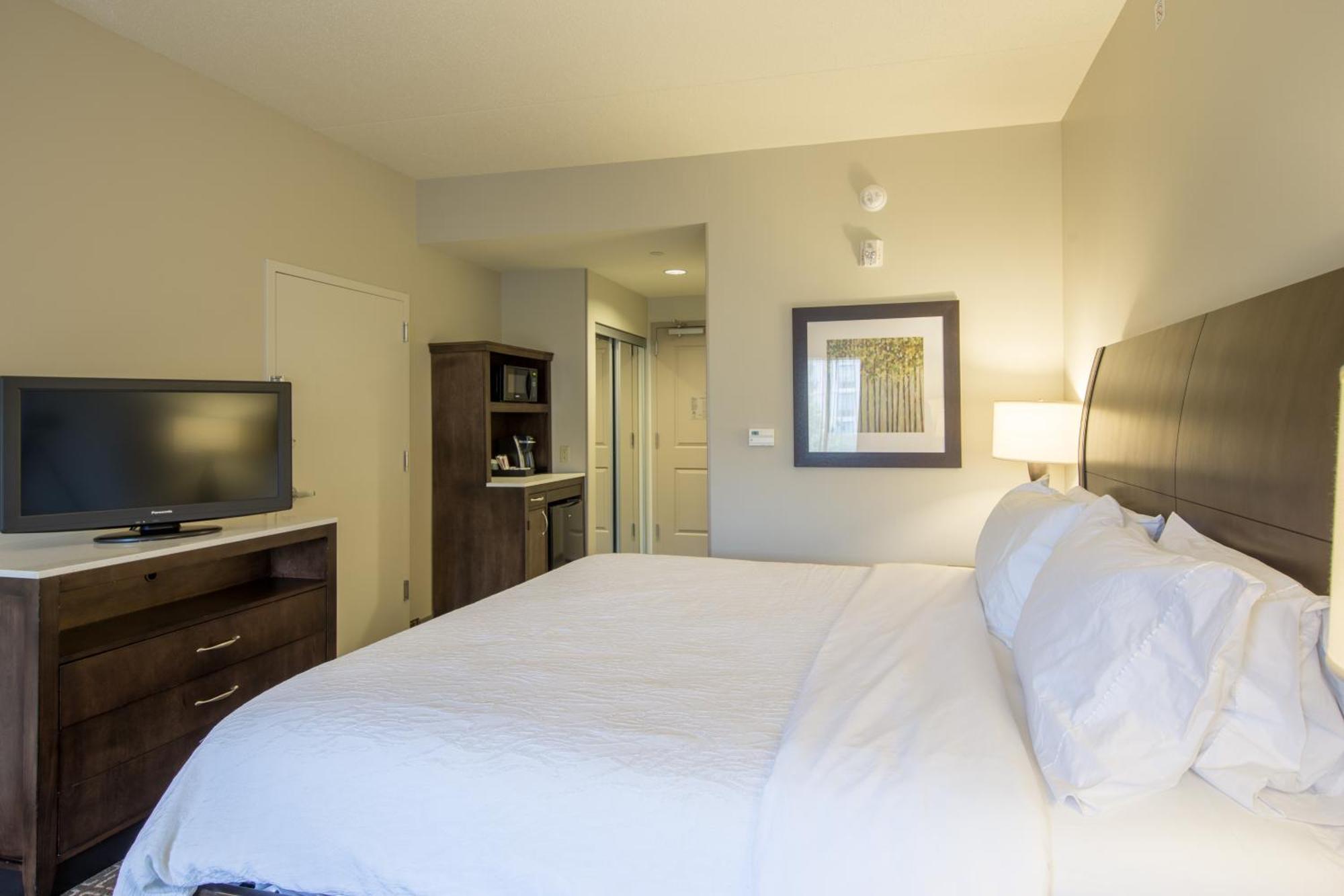 Hilton Garden Inn Raleigh Cary Esterno foto