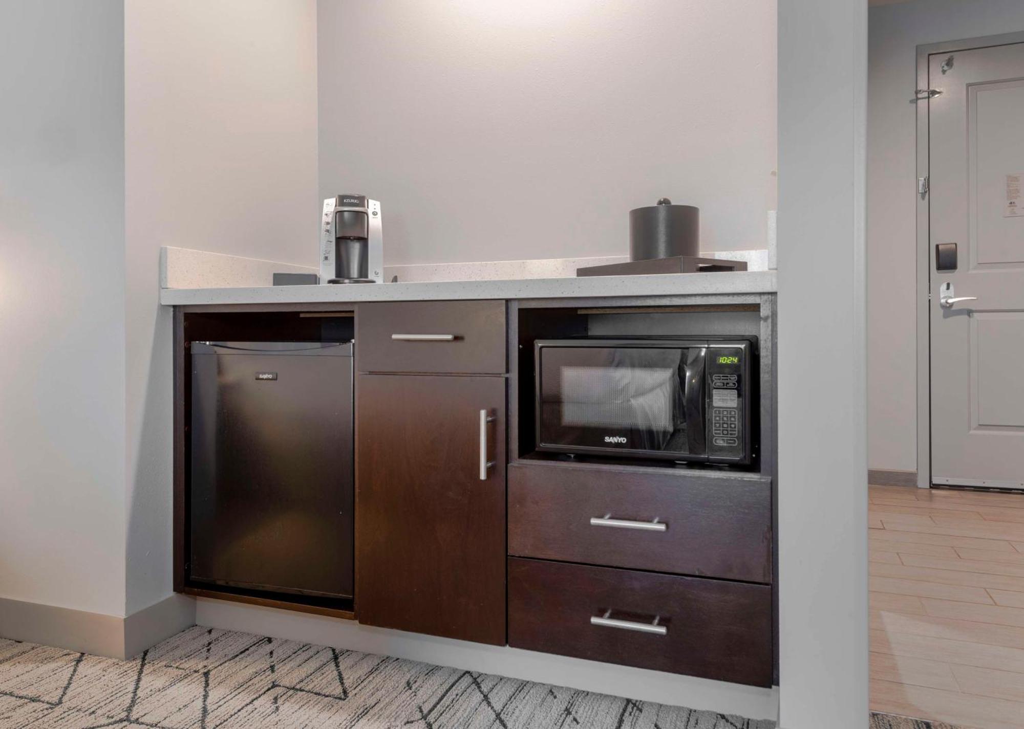 Hilton Garden Inn Raleigh Cary Esterno foto